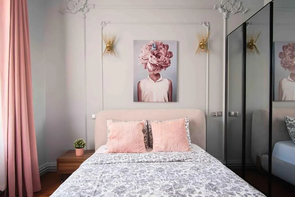 Apartment Modern&Old Style Flat In The Center Of Cihangir Istanbul