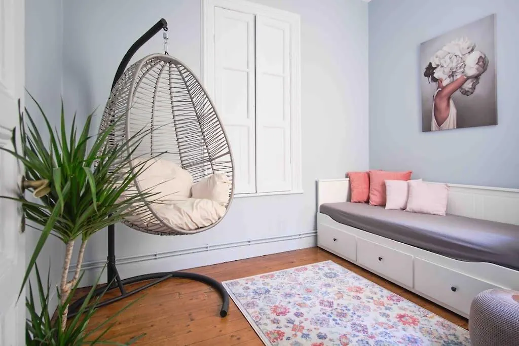 Modern&Old Style Flat In The Center Of Cihangir Istanbul